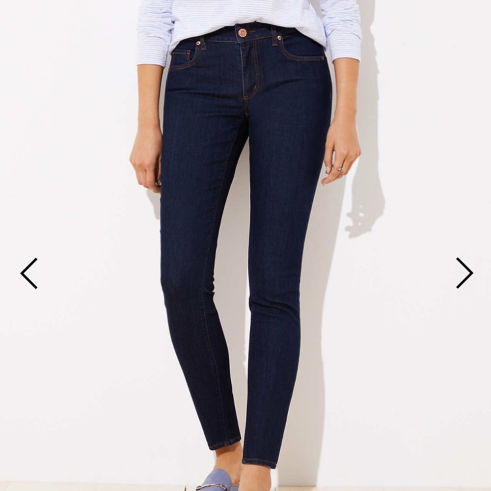 NWT! Loft Curvy Skinny Jeans in Dark Rinse Wash